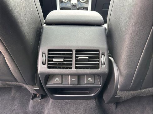 Used 2021 Land Rover Discovery Sport SE image 41