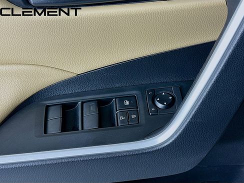 Used 2022 Toyota RAV4 LE image 23