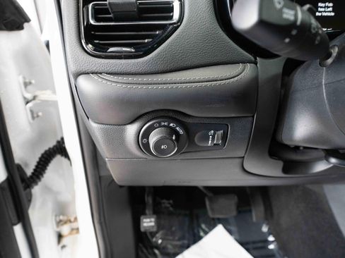 Used 2022 Dodge Durango SXT w/ Blacktop Package image 11