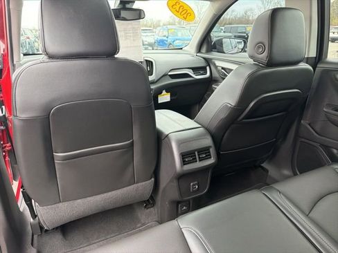 Used 2023 GMC Terrain SLT w/ Infotainment Package II image 19