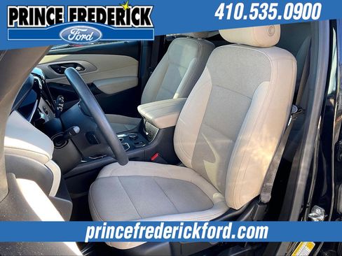 Used 2022 Chevrolet Traverse LS image 23