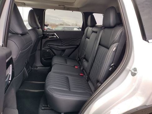 New 2026 Mitsubishi Outlander SEL image 9