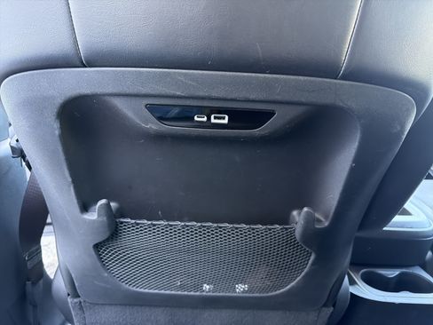 Used 2025 Chrysler Pacifica Select FWD image 35