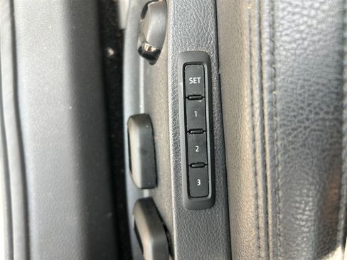 Used 2017 Volkswagen Passat 1.8T SEL Premium FWD image 16