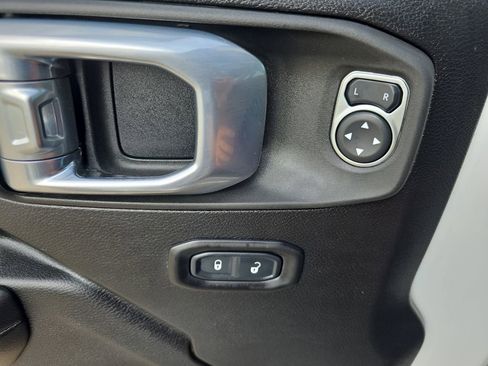 Used 2021 Jeep Wrangler Unlimited Sport AWD/4WD image 28