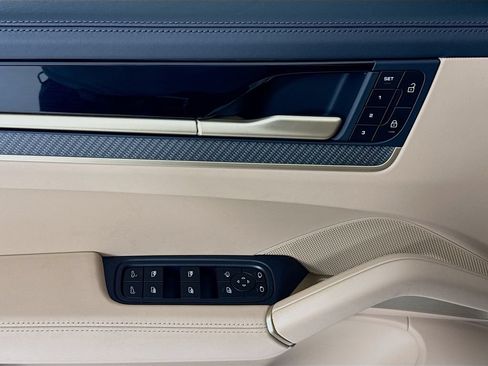 Certified 2025 Porsche Cayenne GTS AWD/4WD image 11