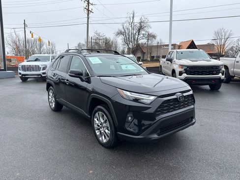 Used 2025 Toyota RAV4 XLE Premium w/ Weather Package image 7