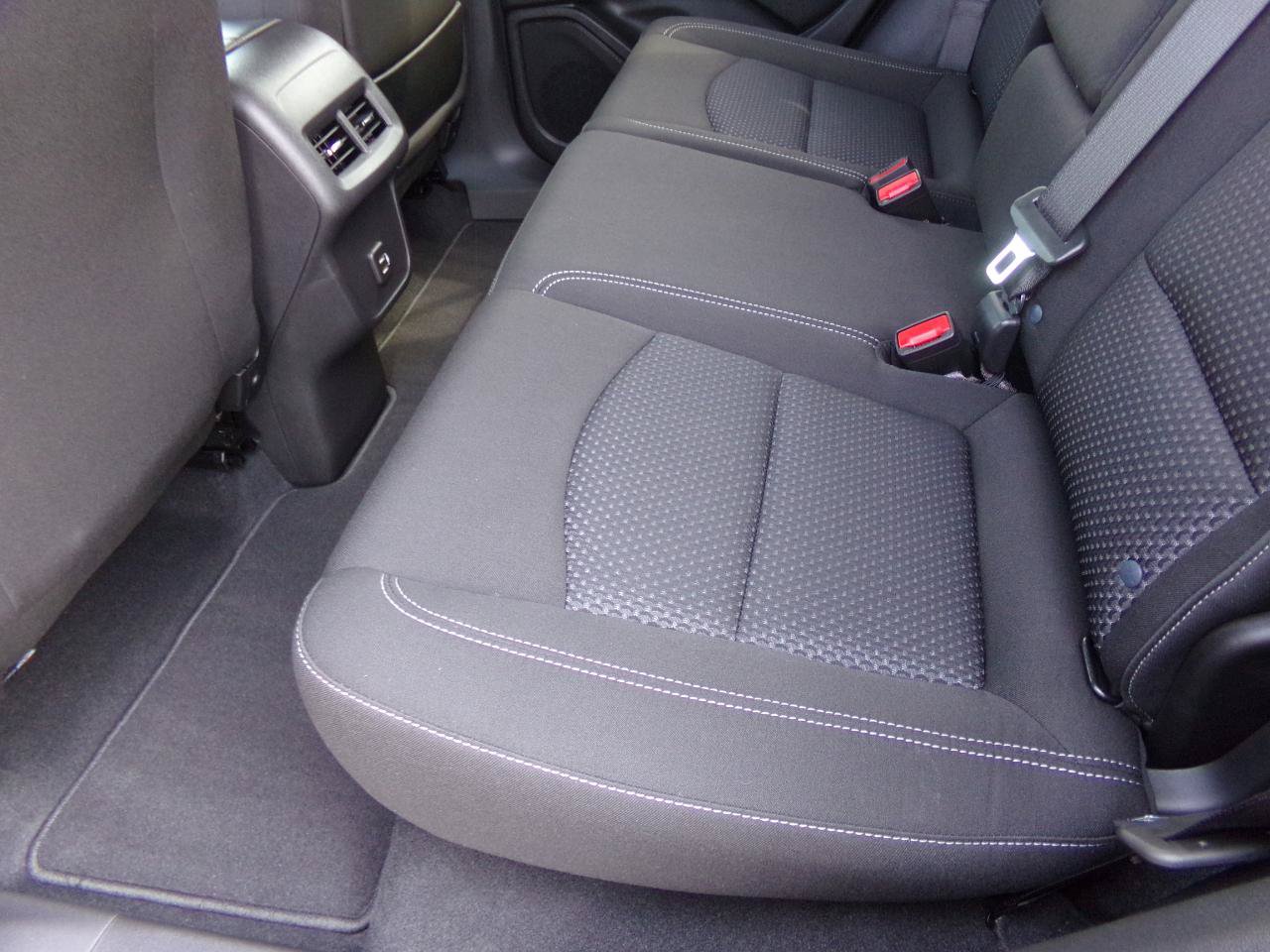 Used 2024 GMC Terrain SLE w/ Driver Convenience Package FWD image 16