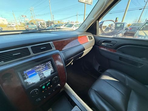 Used 2012 Chevrolet Avalanche LT w/ All-Star Edition image 22