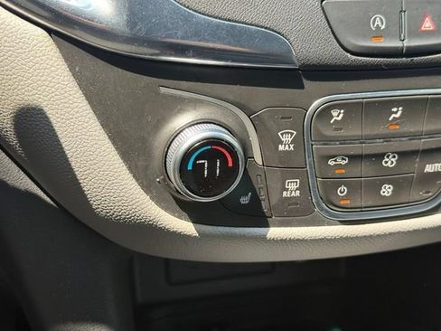 Used 2022 Chevrolet Equinox LT FWD image 22