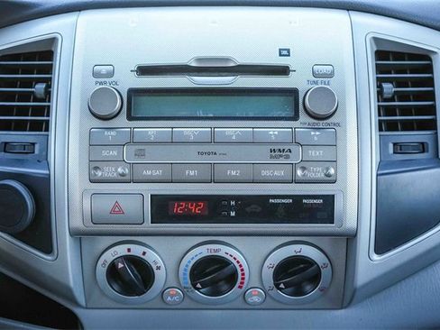 Used 2011 Toyota Tacoma PreRunner image 15