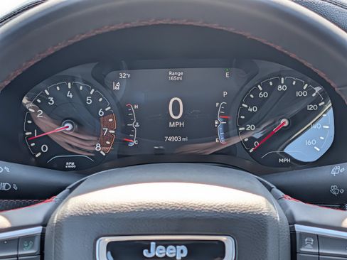Used 2023 Jeep Compass Trailhawk AWD/4WD image 14