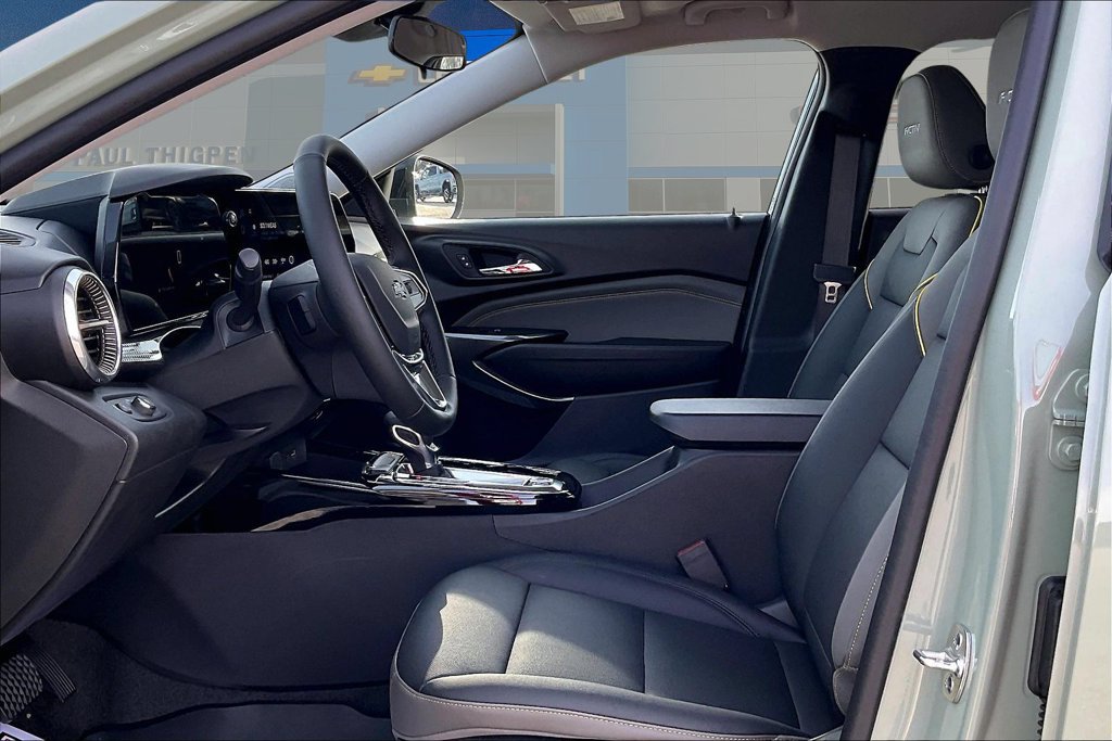 New 2026 Chevrolet Trax ACTIV w/ Sunroof Package FWD image 25