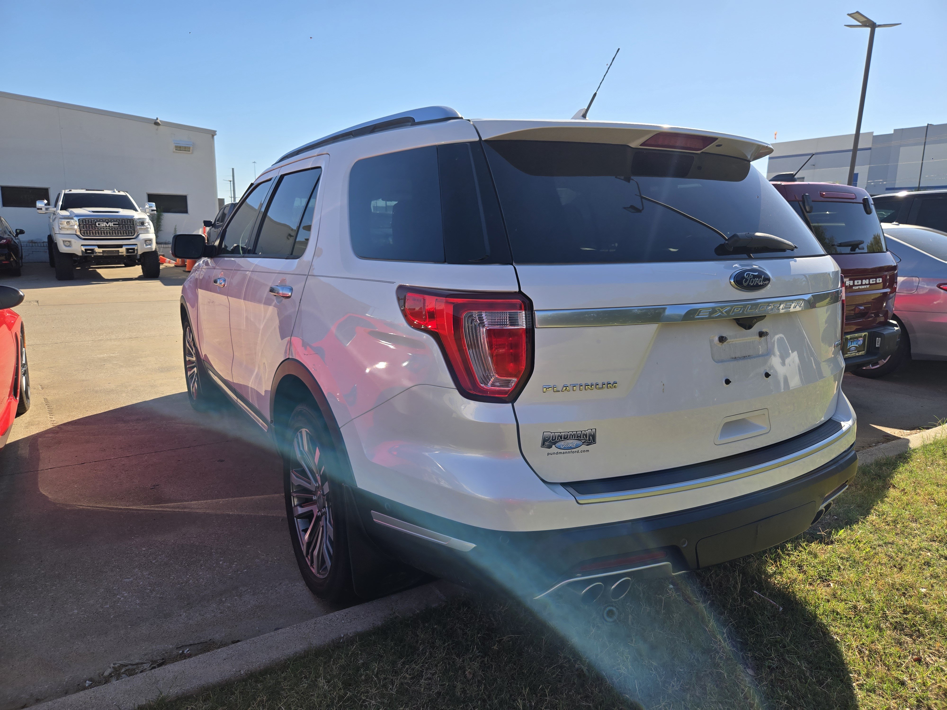 Used 2019 Ford Explorer Platinum AWD/4WD image 6