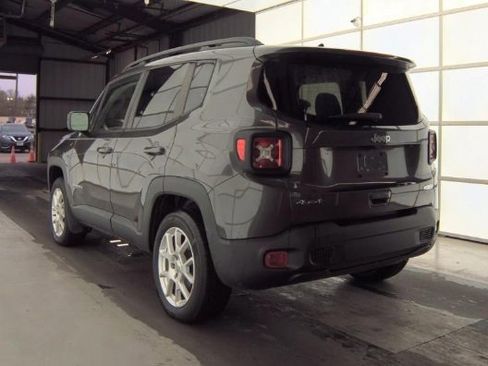 Used 2019 Jeep Renegade Latitude w/ Popular Equipment Group image 6