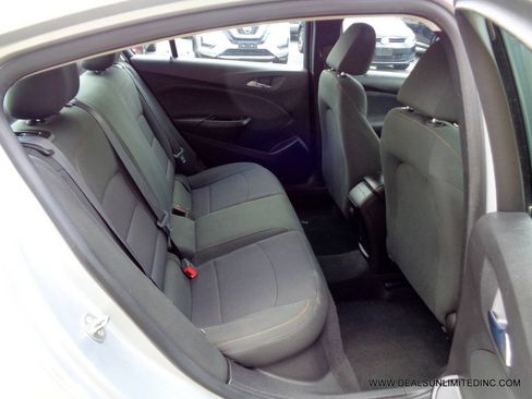 Used 2016 Chevrolet Cruze LS FWD image 16