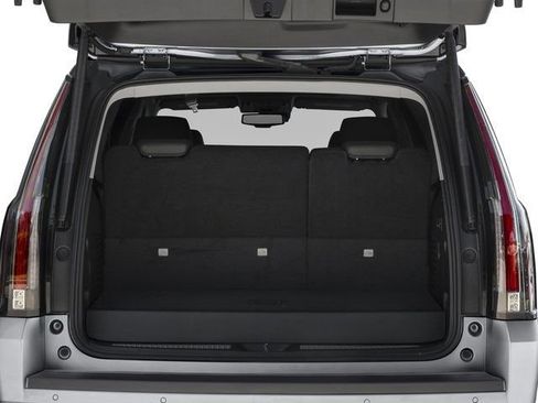 Used 2017 Cadillac Escalade Luxury image 18