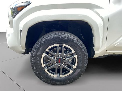 Used 2025 Toyota Tacoma TRD Sport w/ TRD Sport Upgrade Package AWD/4WD image 9