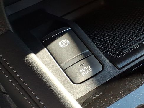 Certified 2023 Nissan Kicks SR w/ SR Premium Package image 16