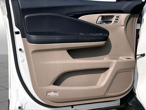 Used 2020 Honda Pilot Touring image 21
