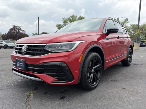 Certified 2024 Volkswagen Tiguan SE R-Line AWD/4WD image 2