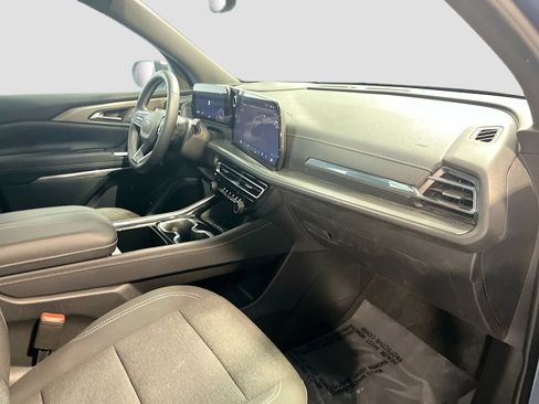 Used 2026 Chevrolet Traverse LT w/ Driver Confidence Package AWD/4WD image 28