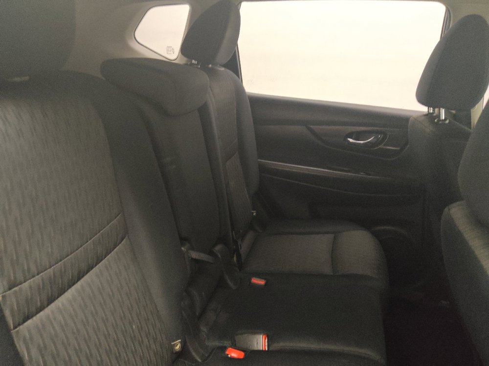 Used 2017 Nissan Rogue S AWD/4WD image 19