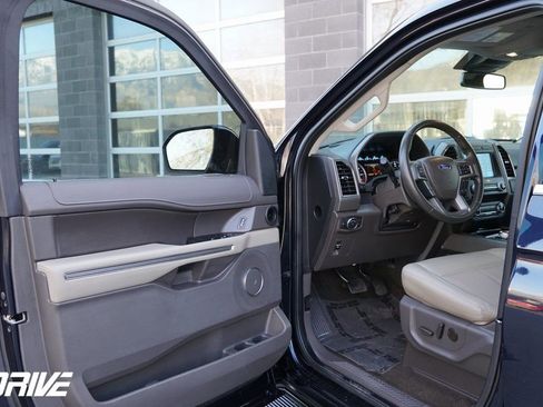 Used 2021 Ford Expedition XLT image 15