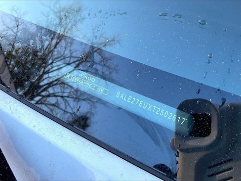 New 2026 Land Rover Defender 110 X-Dynamic SE image 9