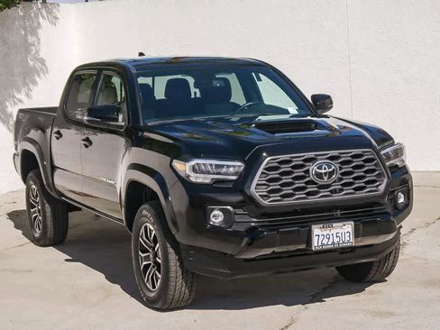 Used 2023 Toyota Tacoma TRD Sport image 3