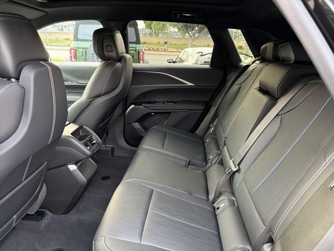 Used 2025 Cadillac Lyriq Luxury image 26