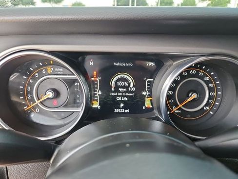 Used 2022 Jeep Gladiator Sport AWD/4WD image 12