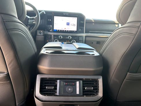 New 2026 Ford F250 Platinum w/ Platinum Plus Package AWD/4WD image 8