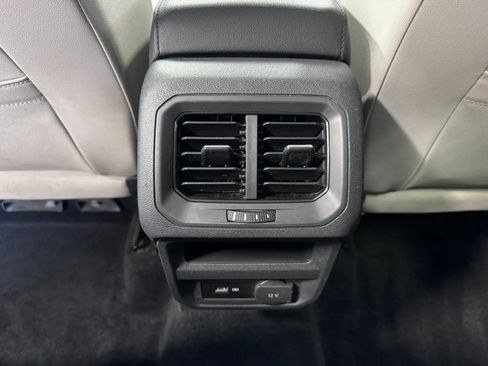 Used 2019 Volkswagen Tiguan SE w/ Panoramic Sunroof Package image 37