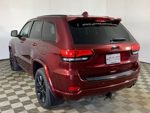 Used 2018 Jeep Grand Cherokee Altitude AWD/4WD image 5