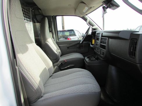 Used 2025 Chevrolet Express 2500 Extended w/ Communications Package image 16