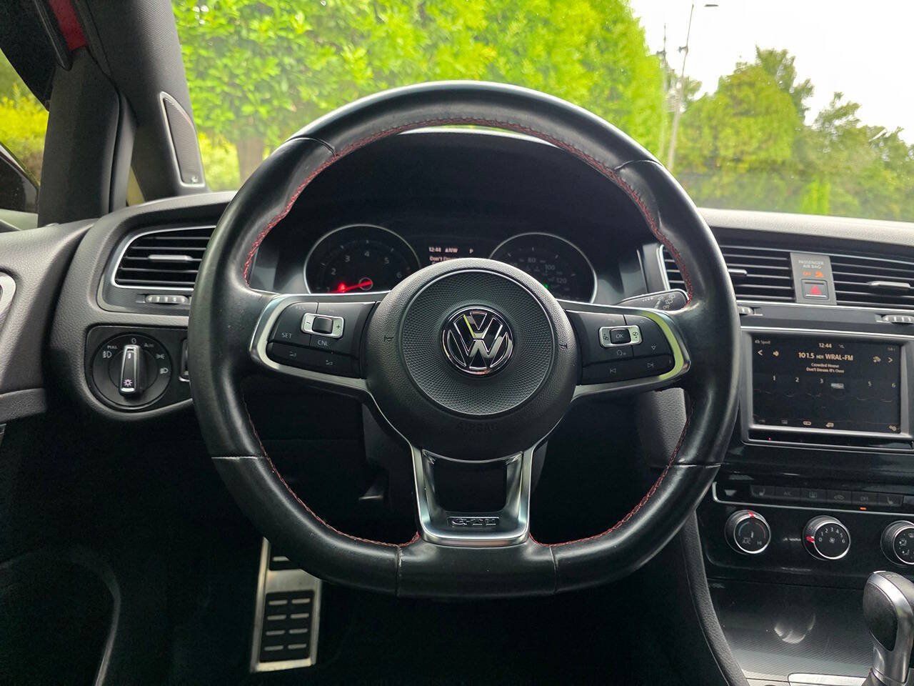 Used 2017 Volkswagen GTI SE FWD image 20