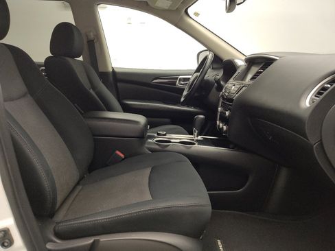 Used 2018 Nissan Pathfinder SV AWD/4WD image 21