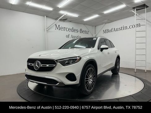 Used 2026 Mercedes-Benz GLC 300 image 3