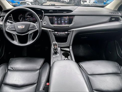 Used 2017 Cadillac XT5 Luxury w/ Driver Awareness Package FWD image 13