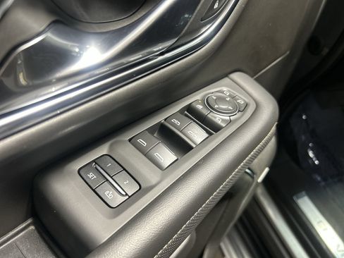 Used 2023 Chevrolet Suburban Premier RWD image 24