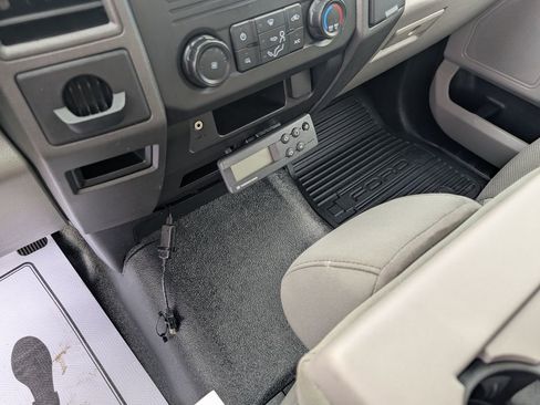 Used 2017 Ford F450 XL w/ Power Equipment Group image 27