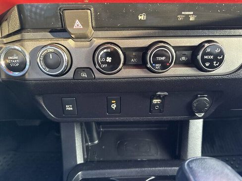 Used 2017 Toyota Tacoma TRD Off-Road w/ Tow Package (A/T) image 28