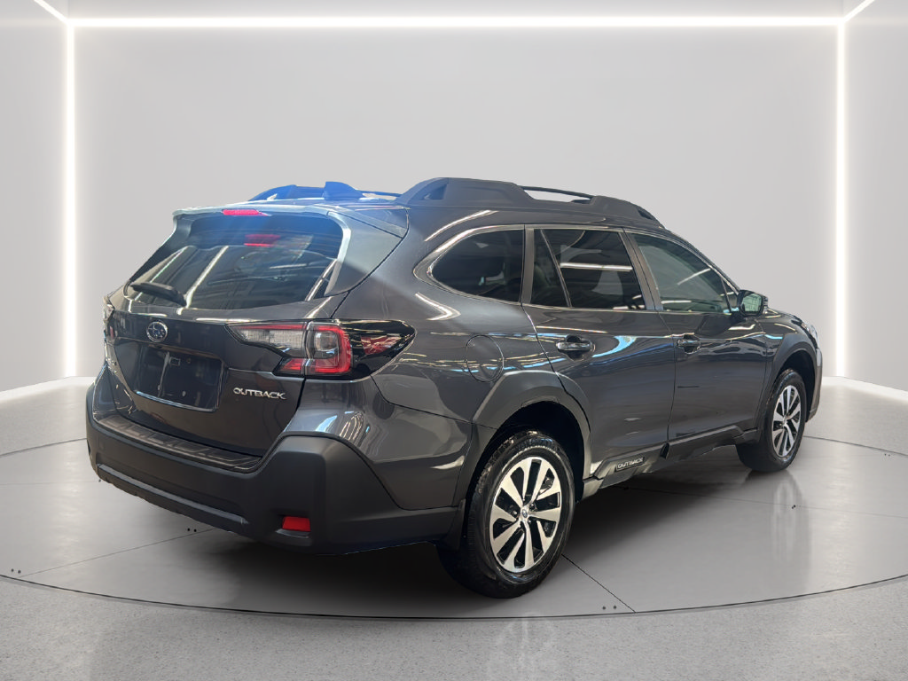 Used 2024 Subaru Outback Premium AWD/4WD image 6
