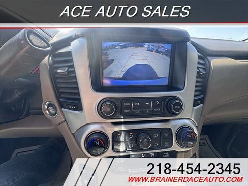 Used 2019 GMC Yukon XL SLT w/ HD Trailering Package AWD/4WD image 17