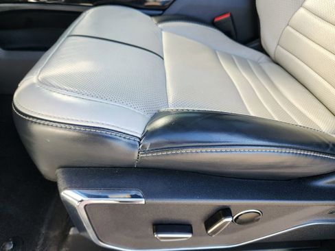 Used 2023 Ford F150 Lightning Platinum image 12