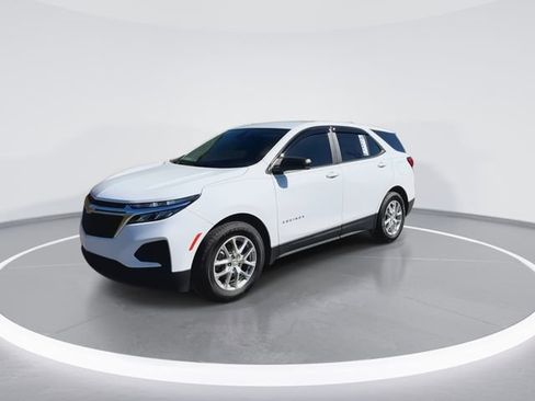 Used 2022 Chevrolet Equinox LS w/ LS Convenience Package image 5