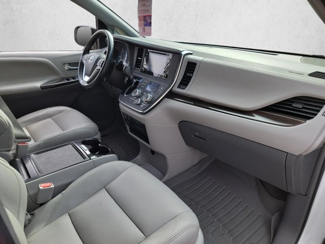 Used 2019 Toyota Sienna XLE w/ XLE Navigation Package FWD image 26