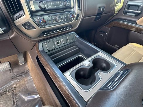 Used 2017 GMC Sierra 2500 Denali w/ Duramax Plus Package image 30