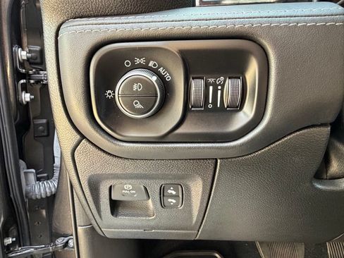 Used 2022 RAM 1500 Limited RWD image 32